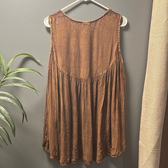 Papillon Blanc Brown Flutter Sleeve Blouse - Picture 4 of 4